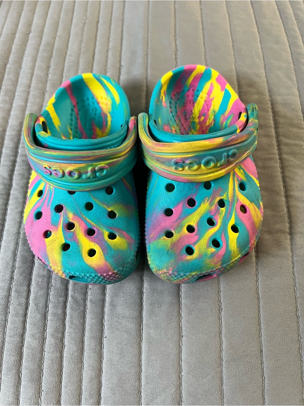 Crocs Classic Girls Marbled Tie Dye Clogs Shoes Multi Color C 6 Kids Toddler